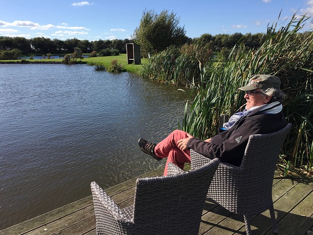 国足对澳大利亚交锋记录:国足4胜2平4负,进11球丢17球.